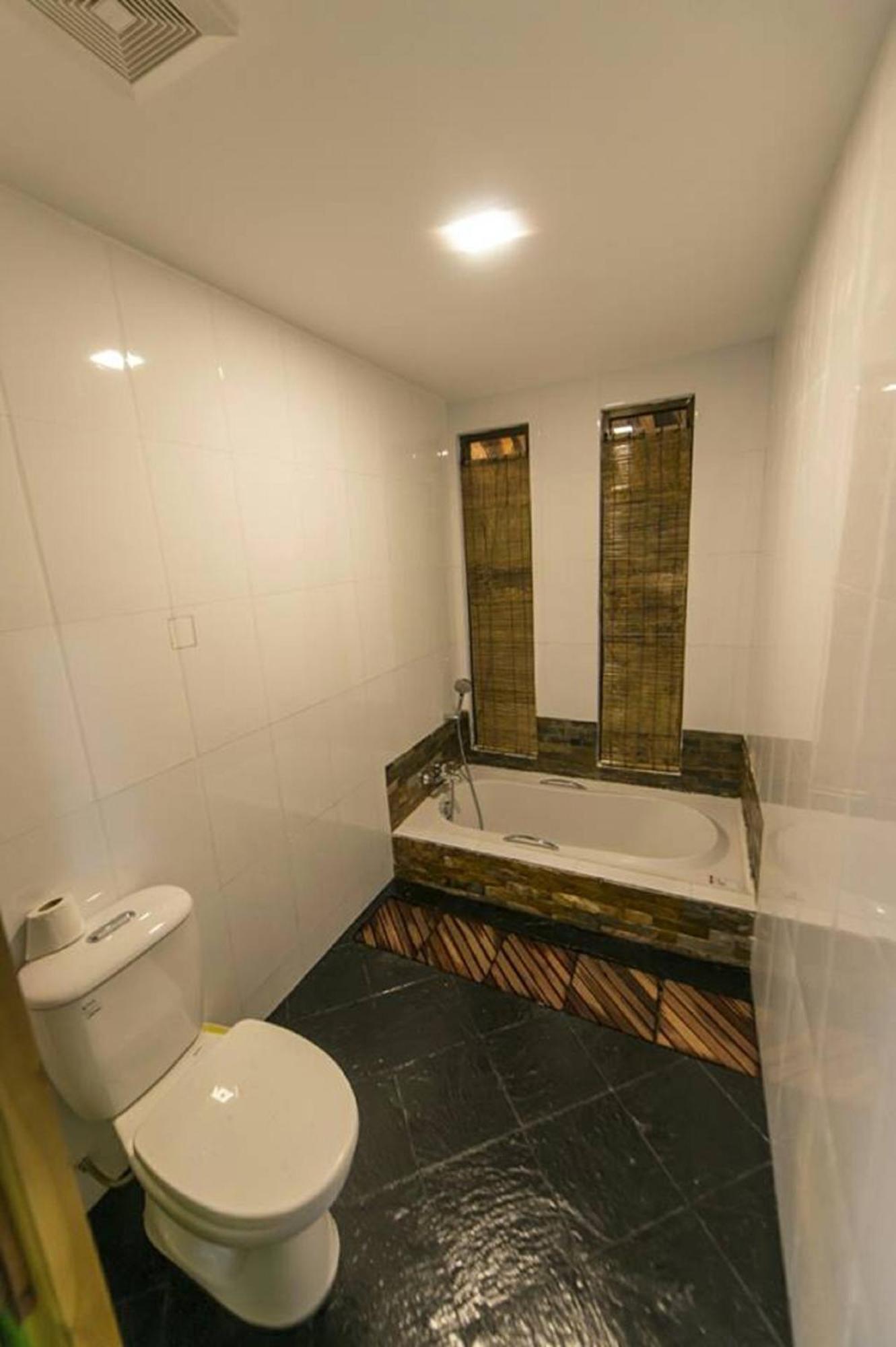 מאולמיין Hotel Queen Jamadevi מראה חיצוני תמונה