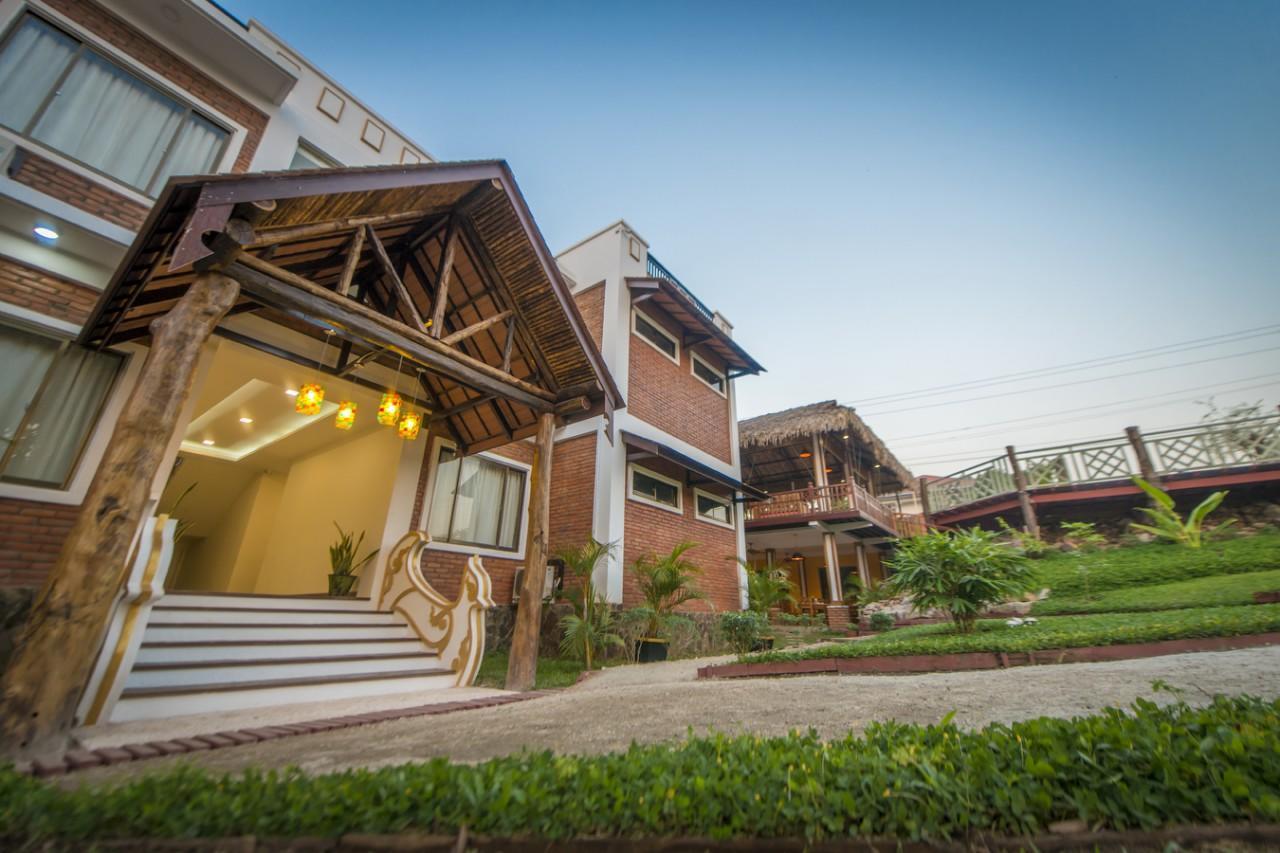 מאולמיין Hotel Queen Jamadevi מראה חיצוני תמונה